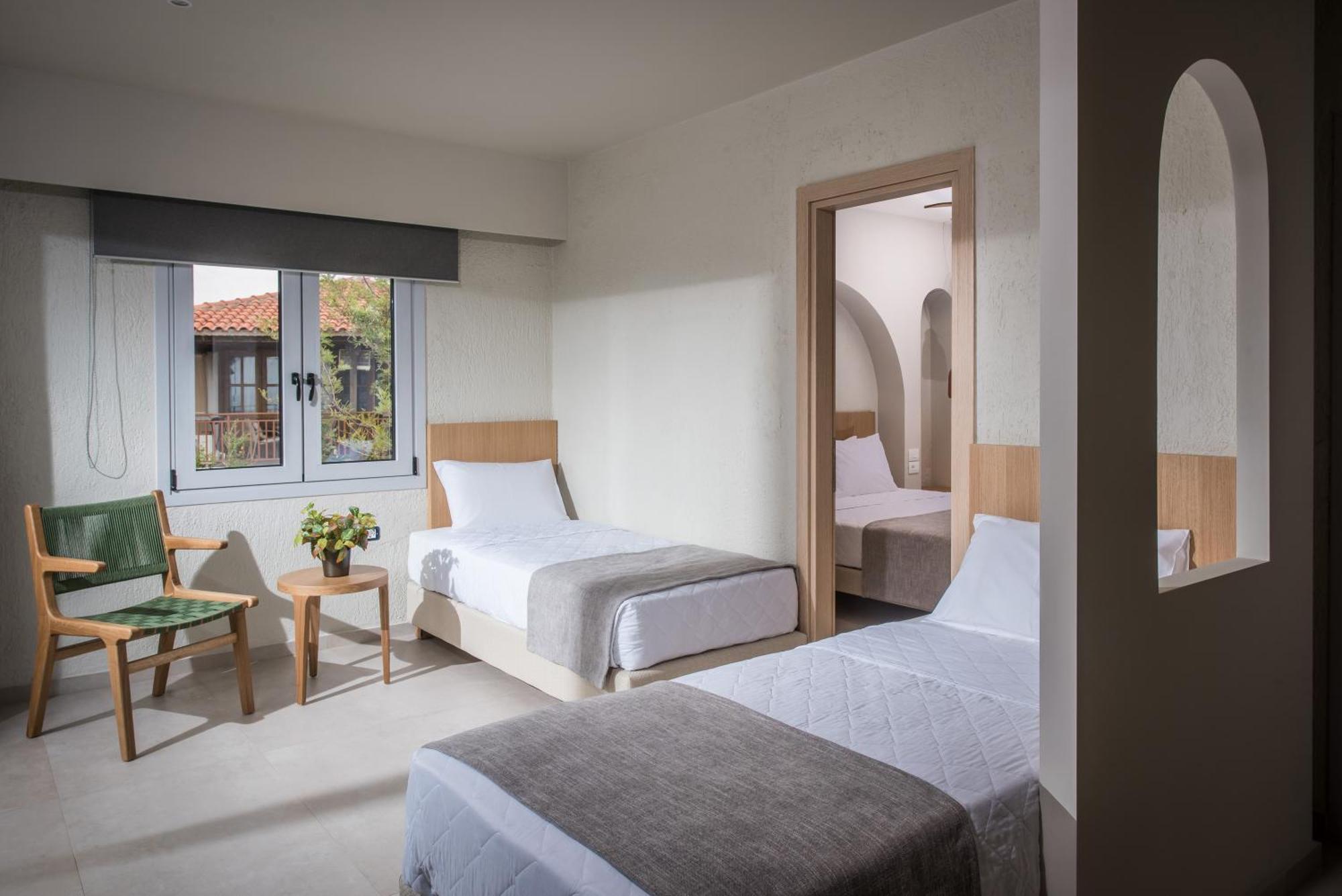 South Coast Hotel Makrýgialos エクステリア 写真