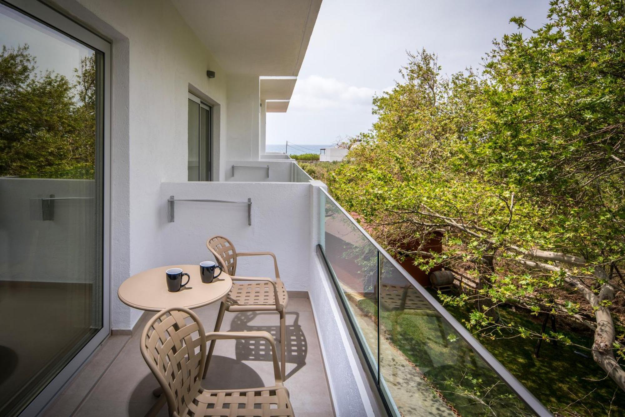 South Coast Hotel Makrýgialos エクステリア 写真