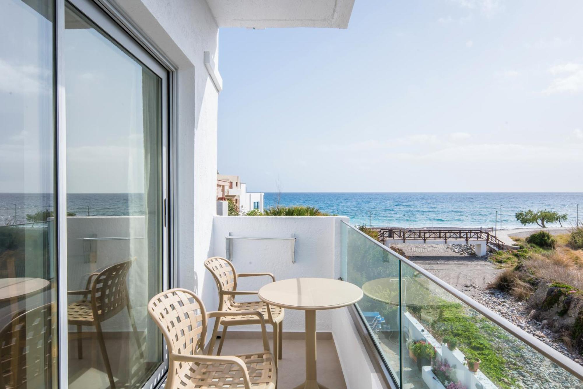 South Coast Hotel Makrýgialos エクステリア 写真