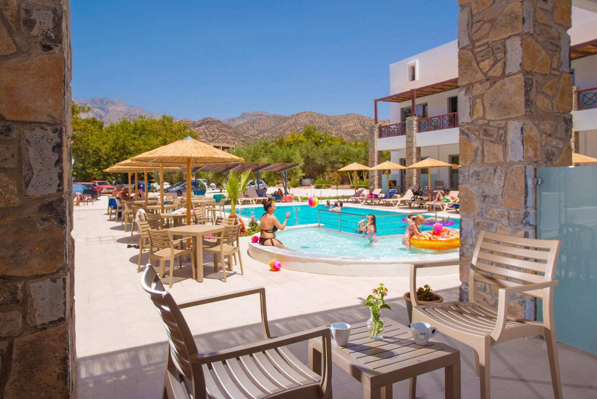 South Coast Hotel Makrýgialos エクステリア 写真